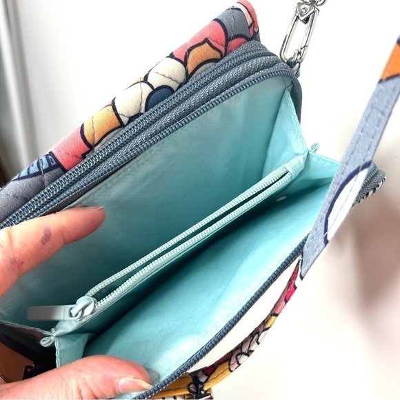 Vera Bradley Tropical Evening Small Compact Cloth Crossbody Bag Purse - Picture 11 of 16